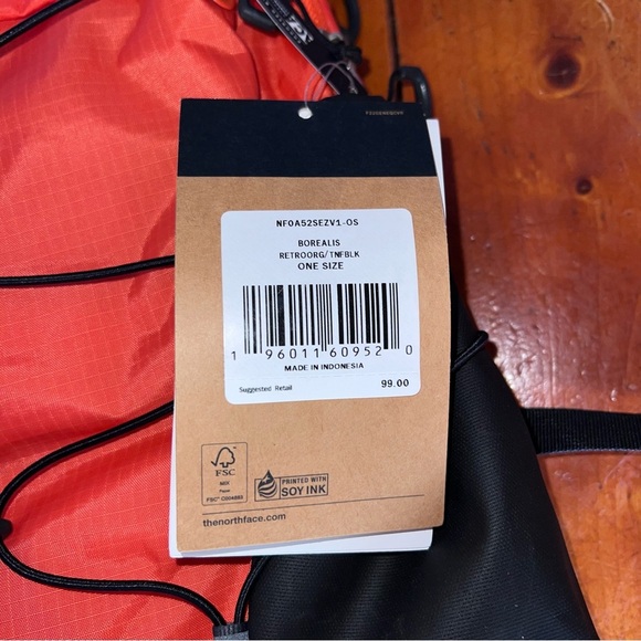 ***NWT*** The North Face Borealus Bold Orange & Black Backpack - Picture 7 of 9